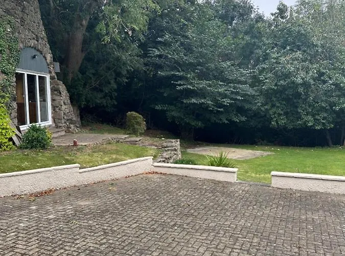 Cameron Coach House Modern In Murrayfield *