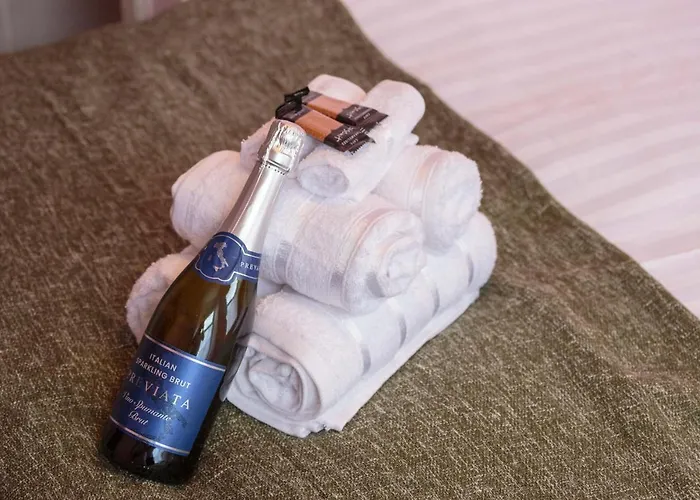 Warm 1bed Flat Leith Walk דירה *