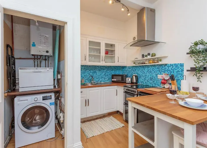 Warm 1bed Flat Leith Walk אדינבורו