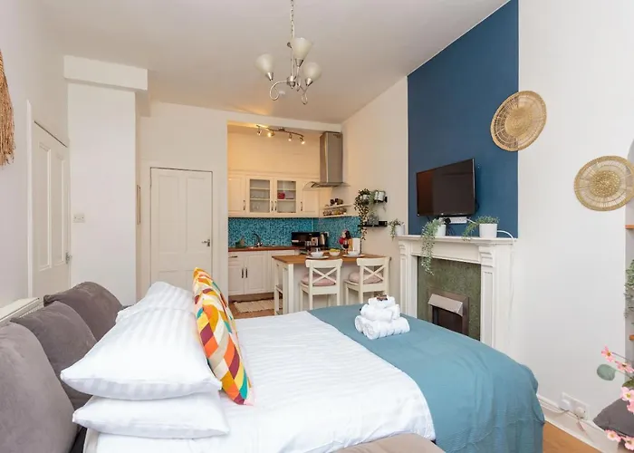Warm 1bed Flat Leith Walk דירה אדינבורו