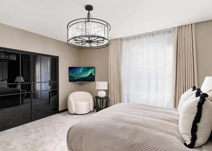 Apartment Sovo - Luxury Romantic Westend With Jacuzzi Bath *