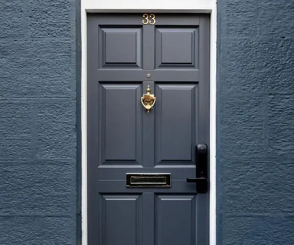 Sovo - Luxury Romantic Westend With Jacuzzi Bath Apartment *