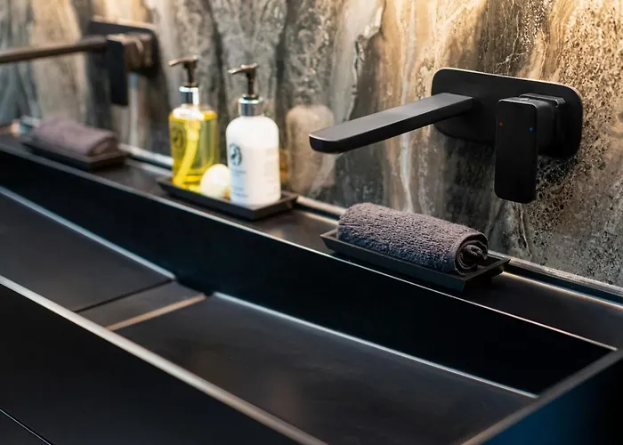 Sovo - Luxury Romantic Westend With Jacuzzi Bath