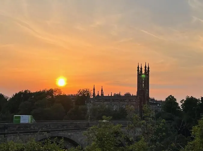 West End Townhouse Bed & Breakfast Edinburg