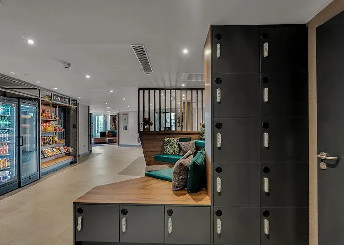 Roomzzz 4* 爱丁堡