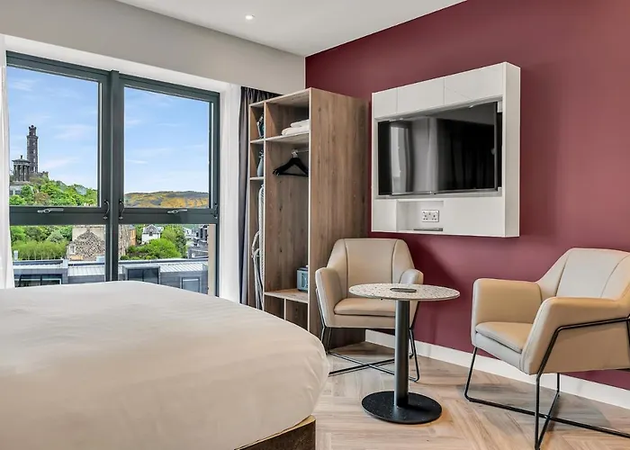 Roomzzz Aparthotel Edinburgh