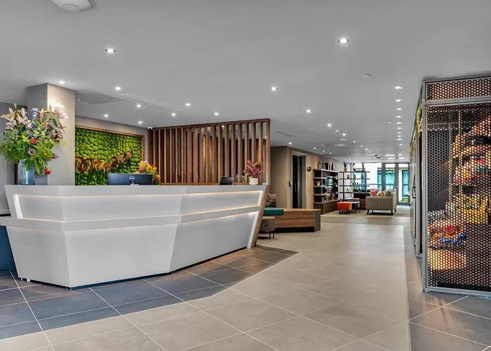 Roomzzz Aparthotel Edinburgh