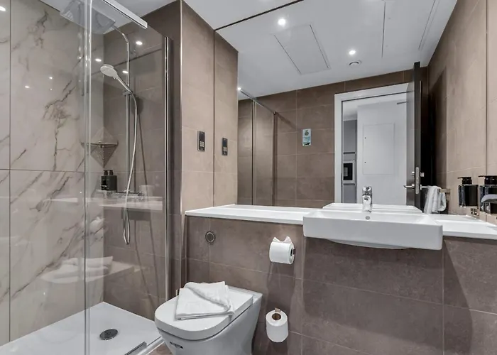 Roomzzz 4* Edinburgh