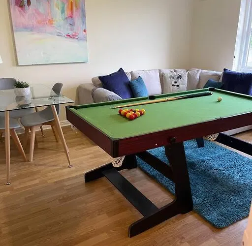 Apartmán 2 Bed Centre Modern Flat