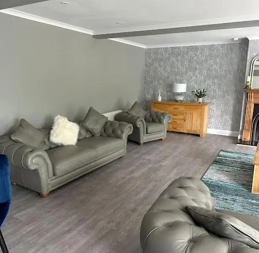 Дом отдыха Cameron Coach House Modern In Murrayfield *