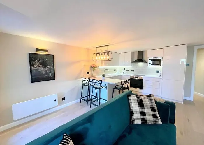 Stylish, And Cosy 1bd Nr Canongate Apartment