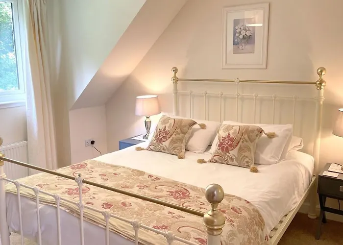 Estate At Carberry Tower 펜션 *