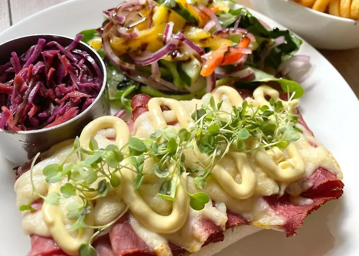 Estate At Carberry Tower 펜션