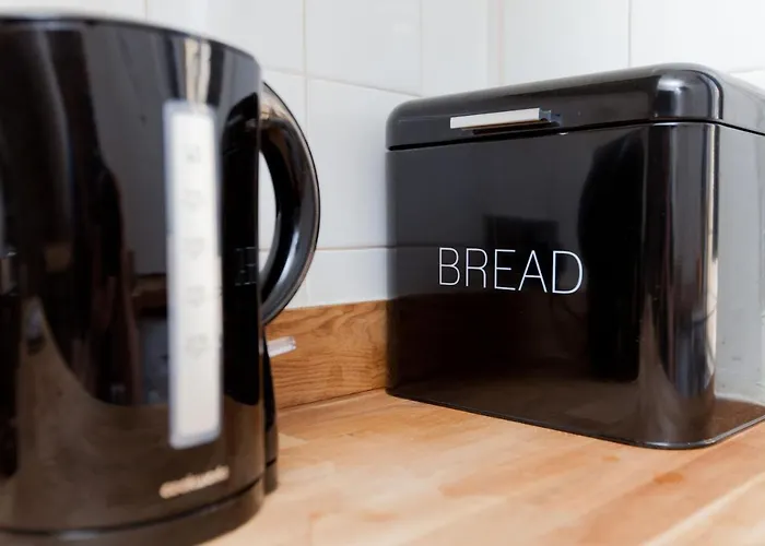 Bright & Homely City Centre Near Holyrood * Edinburgh