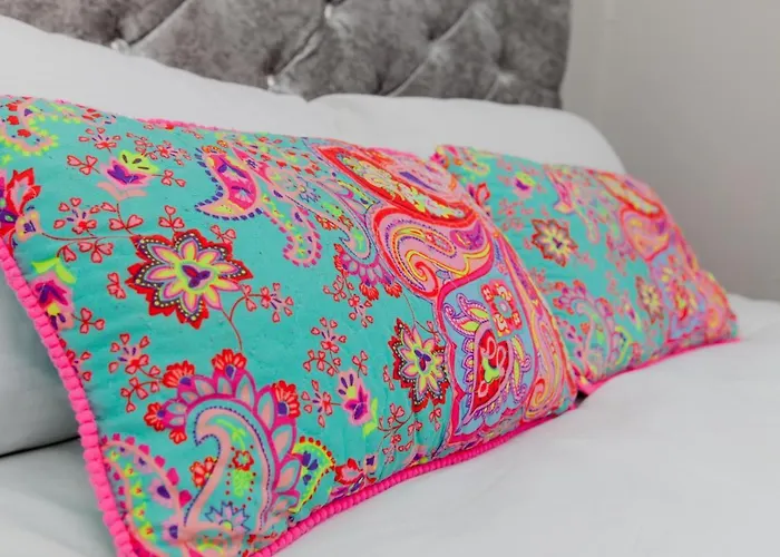 Bright & Homely City Centre Near Holyrood Daire *