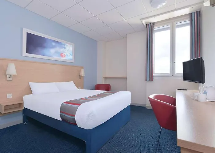 Travelodge Dreghorn 3*