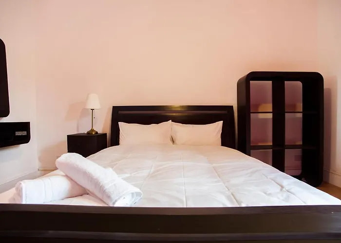 My Meadows, Centre Apartment, Sunny&spacious *