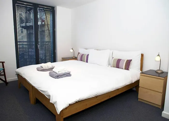 Daire Joivy Inviting Flat With Parking In Canonmills