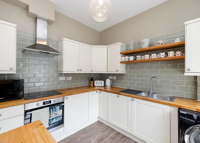 Elegant 2-bedroom In Centre * Edinburgh