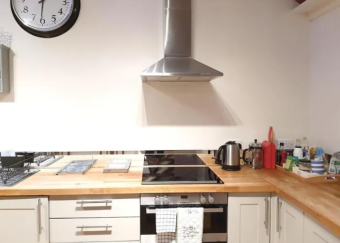 דירה 2-bedroom With Parking - Ground Floor *