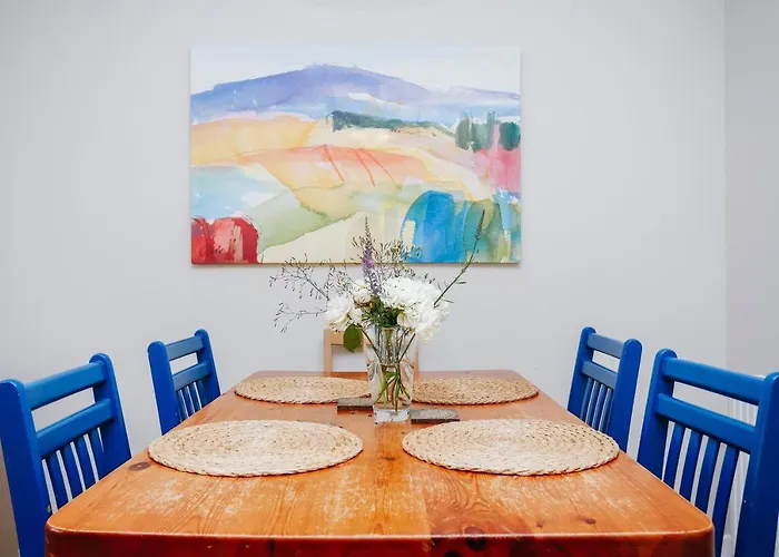 2-bedroom Old Town Apartment Edinburgh