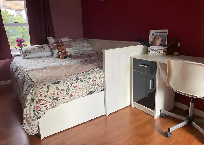 Privatunterkunft Karibu Near The Airport