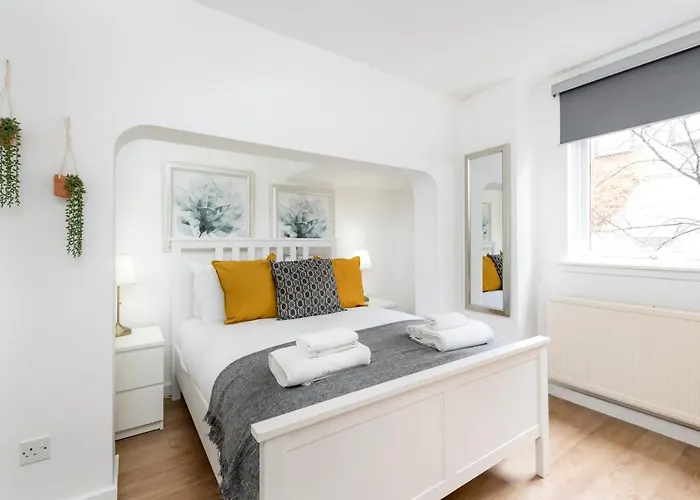 Cosy 1 Bedroom In The West End 公寓