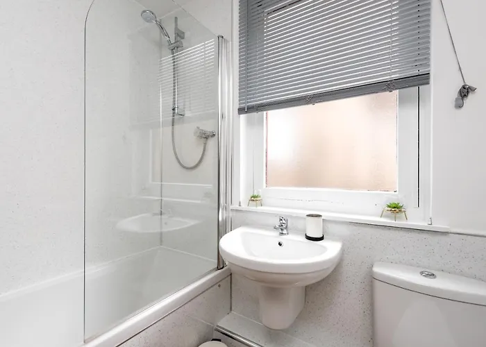 Cosy 1 Bedroom In The West End 公寓 *