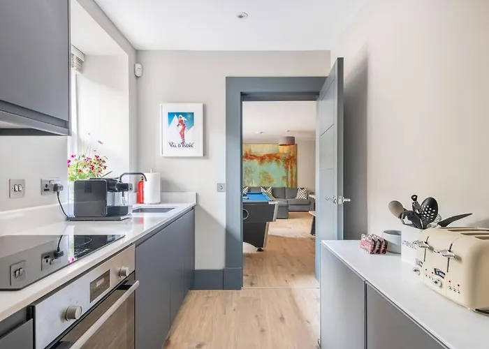 Immaculate 3 Bed With Private Entrance In Inverleith 公寓