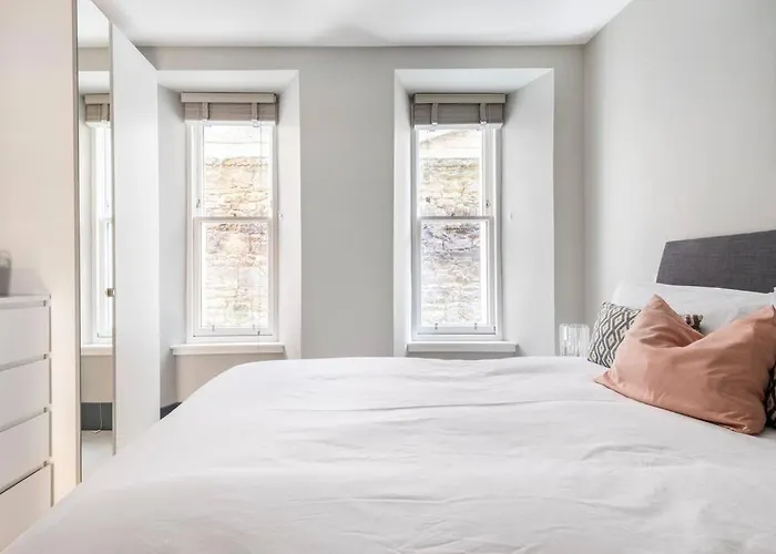 Immaculate 3 Bed With Private Entrance In Inverleith