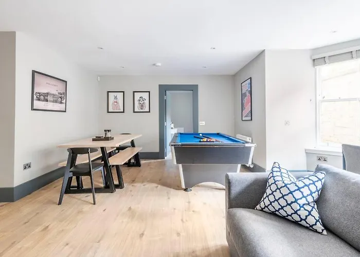 Immaculate 3 Bed With Private Entrance In Inverleith *