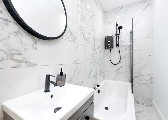 Spectacular View Centre Haven