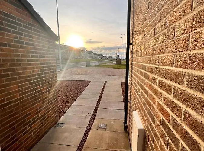 En-suite With Independent Entrance. 3*