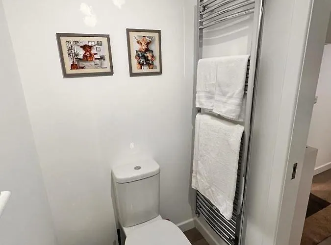 5 En-suite With Independent Entrance 3* Edinburgh