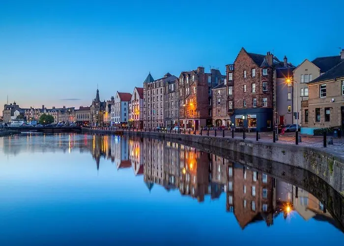 My Waterfront Apartment, Views Over Water Of Leith شقة
