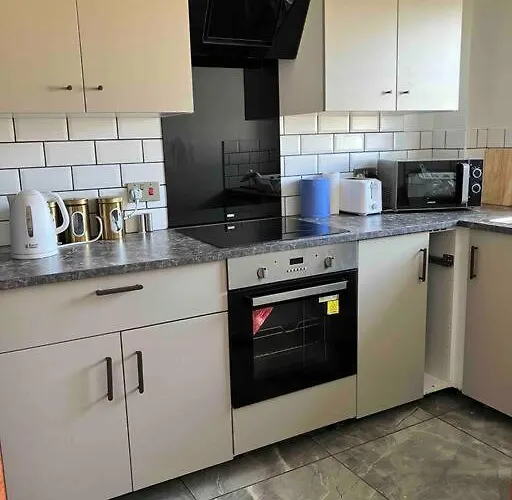 My Waterfront Apartment, Views Over Water Of Leith *