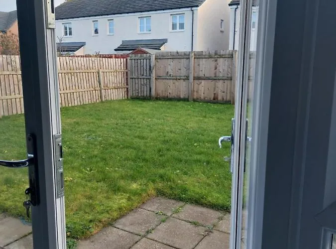 Holiday home Beautiful 4-bedroom House With Private Garden & Parking Edinburgh