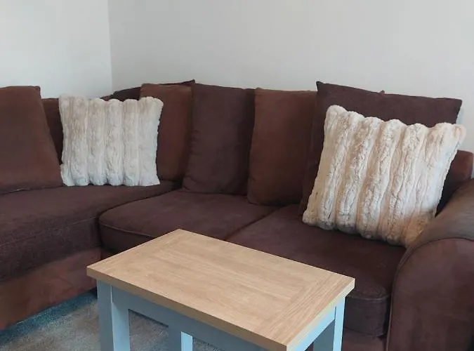 Beautiful 4-bedroom House With Private Garden & Parking * Edinburgh