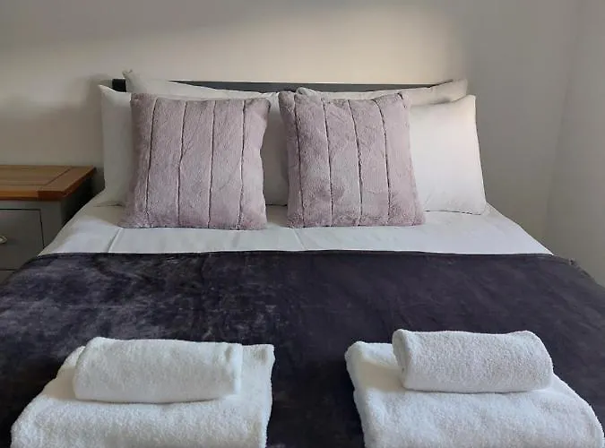 Holiday home Beautiful 4-bedroom House With Private Garden & Parking Edinburgh