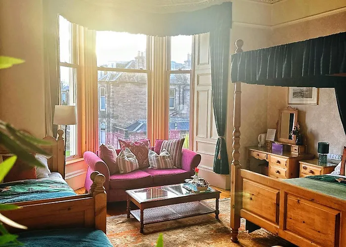 Rosehall Guest house 4*