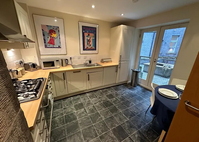 Edmonstone Old Town 아파트 *