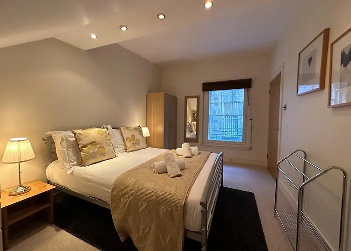 Thistle Lane *