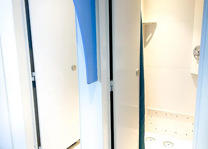 Castle Rock - Adults Only Хостел *