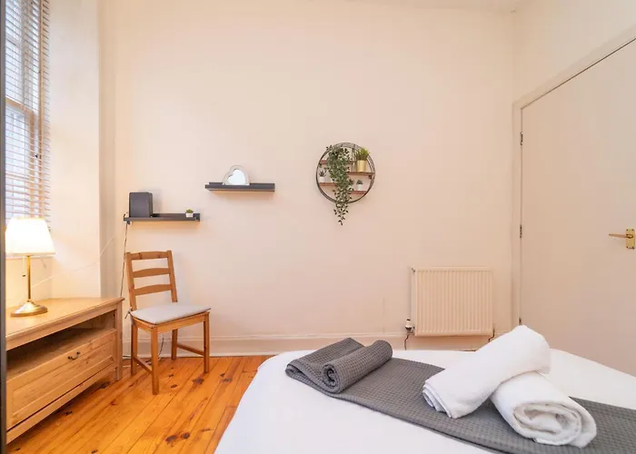 דירה Large Corner