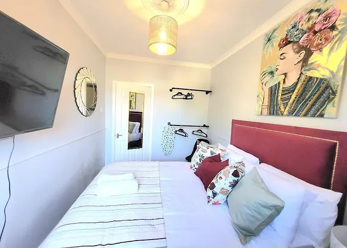4 Bedrooms By Sensational Short Lets & Serviced Apartment Edinburgh