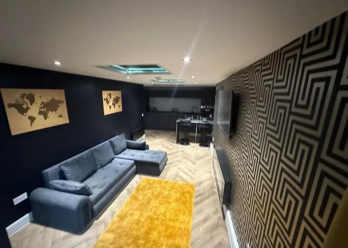 Murrayfield Stadium Basement ,murieston -3 Bed 3 Bath