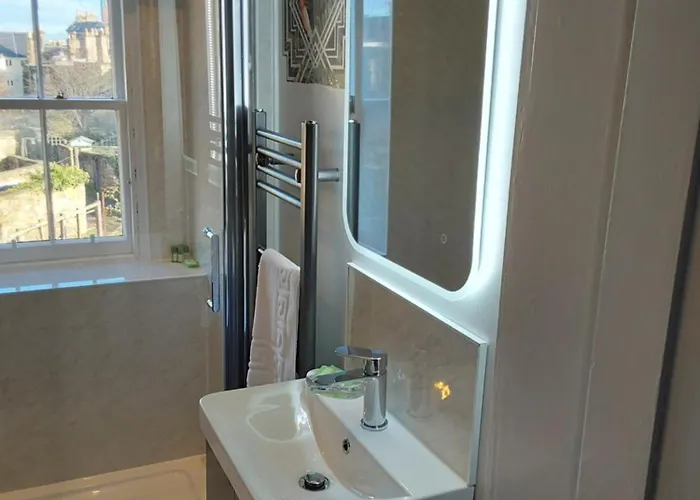 East Claremont 4*