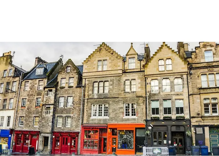 3 Bedrooms Flat In Old Town Sleeps 6 * אדינבורו