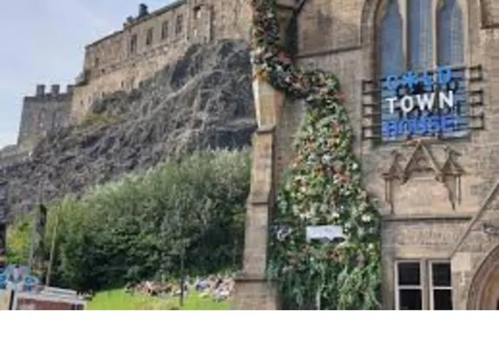 דירה 3 Bedrooms Flat In Old Town Sleeps 6 *