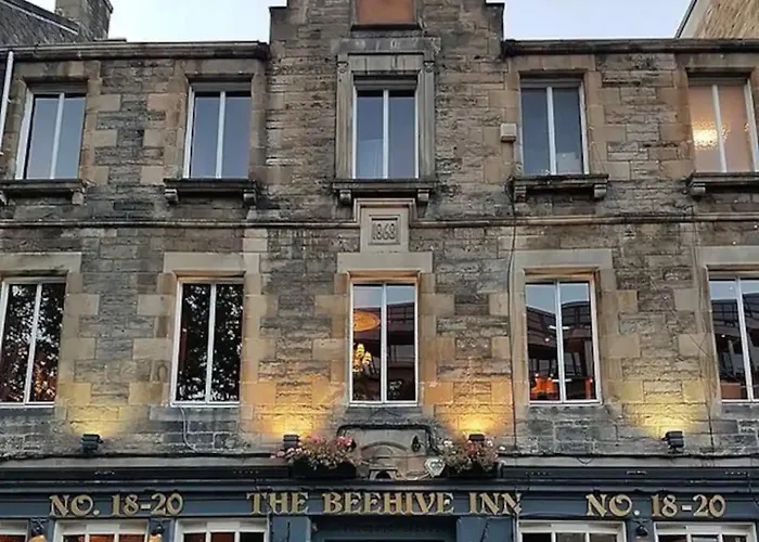 דירה 3 Bedrooms Flat In Old Town Sleeps 6 אדינבורו